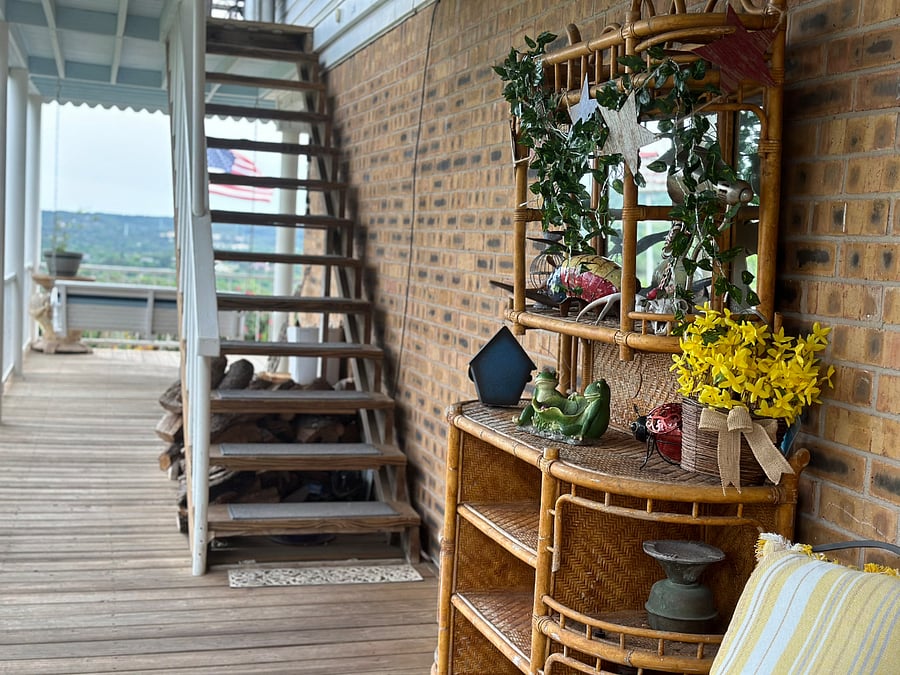 Outside staircase to room rentals