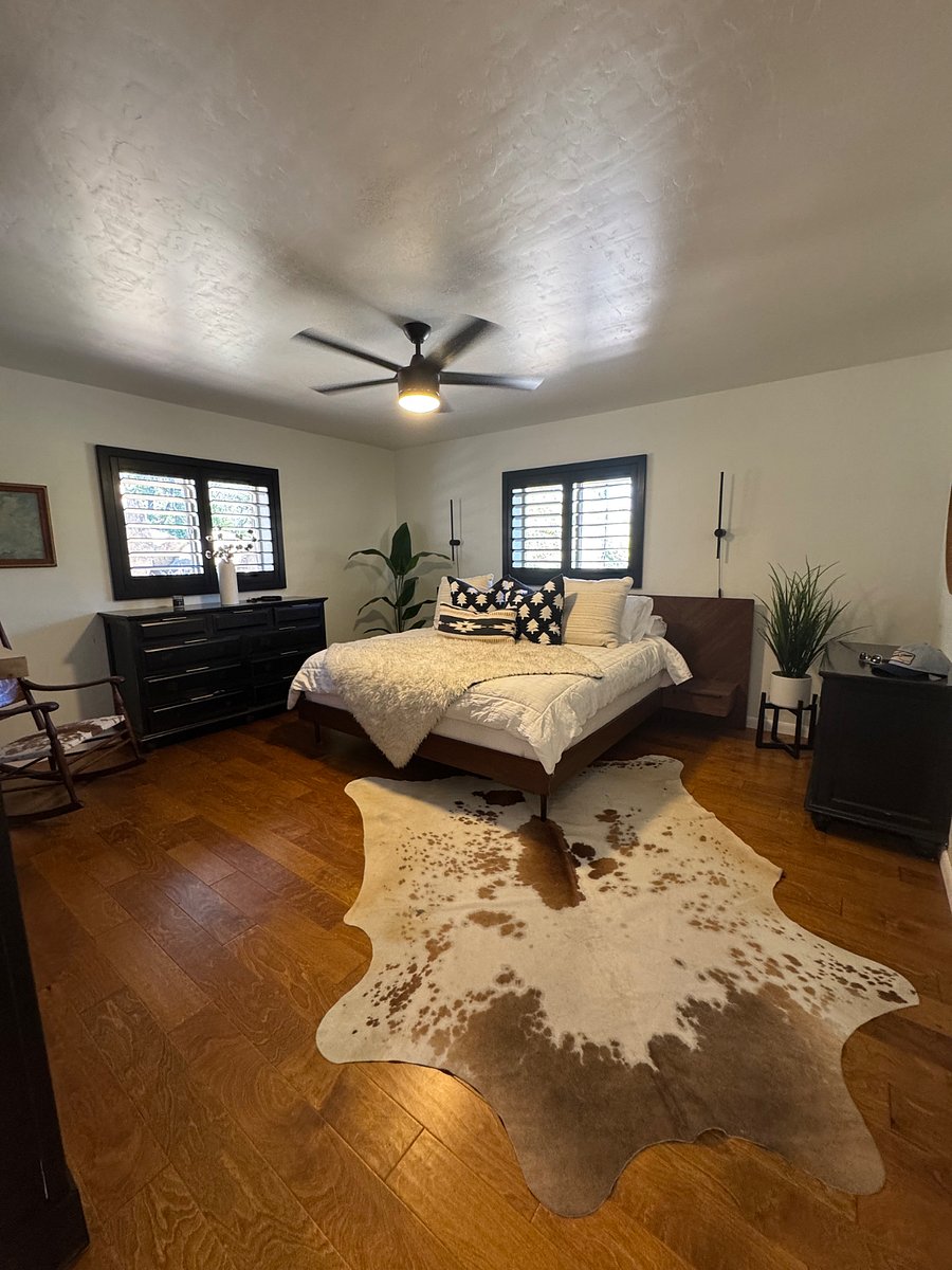 Master king bedroom, fireplace and large smart tv
