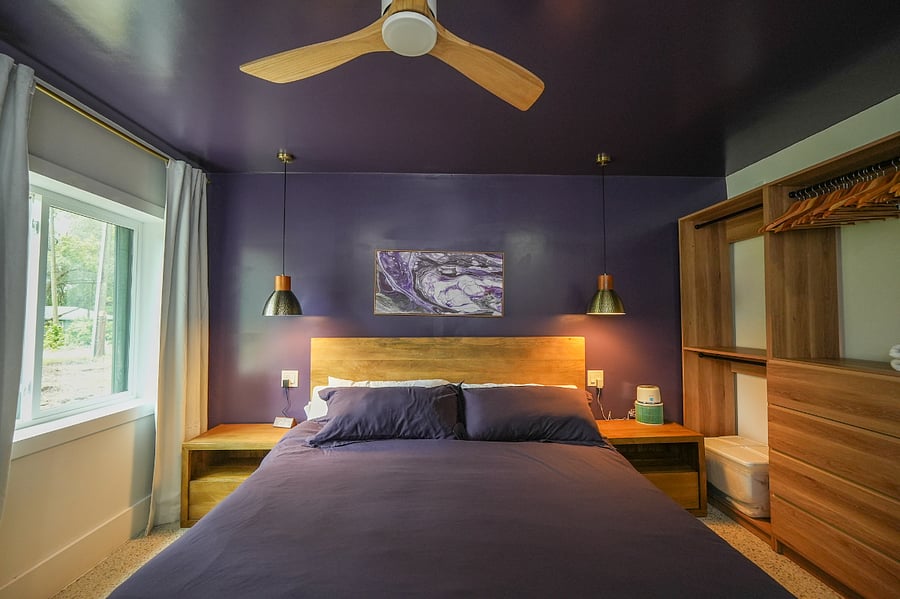 Purple Room/ King Bed