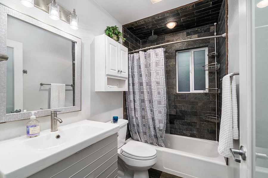 Bath-Rain shower and Tub