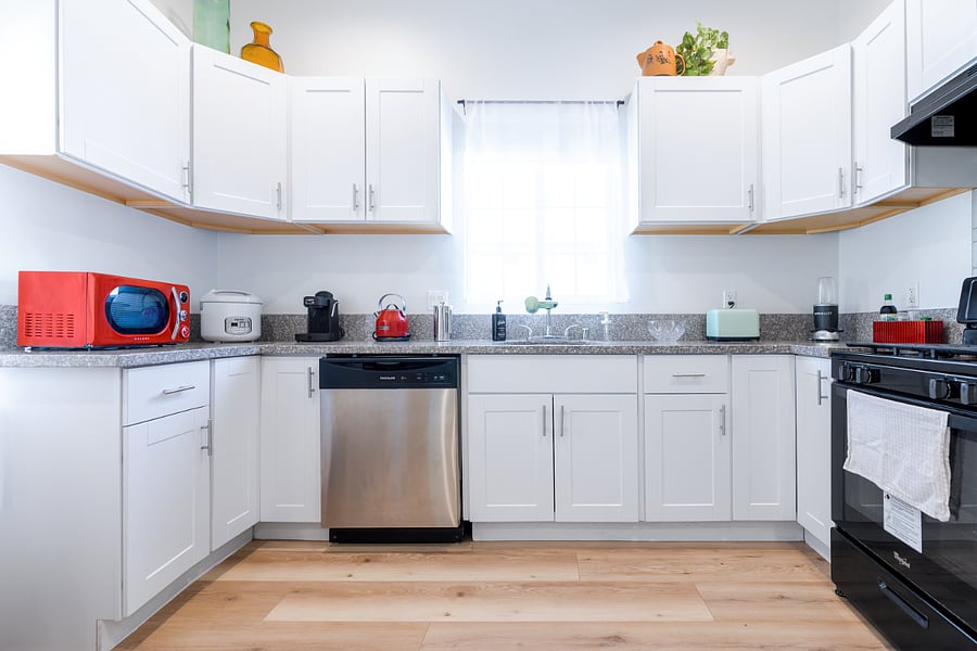 * Fully equipped kitchen