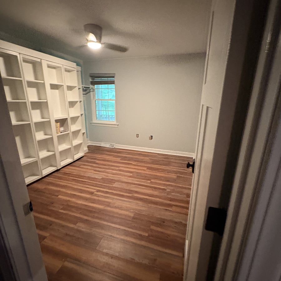 Bedroom 3 with Queen Bed 