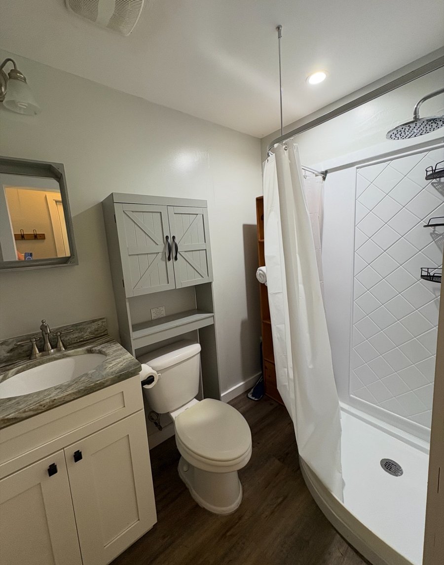 Guest House Bathroom