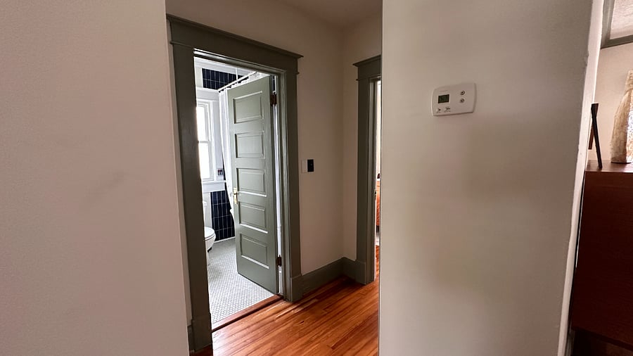Hall to bath/bedrooms
