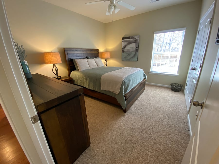 Queen bedroom 2. The Cindy Room