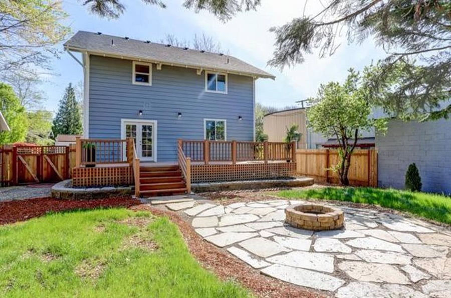 Backyard Deck w/ Fit Pit (Fire Pit for WINTER USE ONLY)