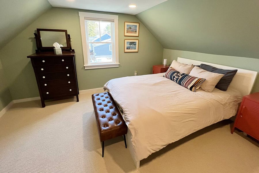 2nd floor bedroom