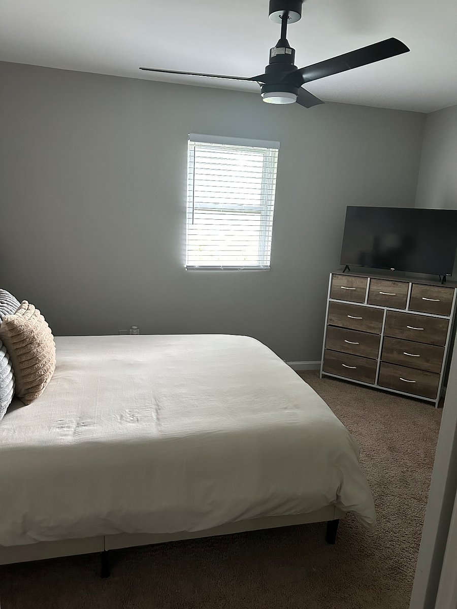 Cream Room