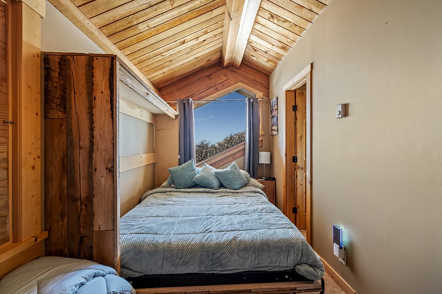 Attic "bonus room" with ladder access