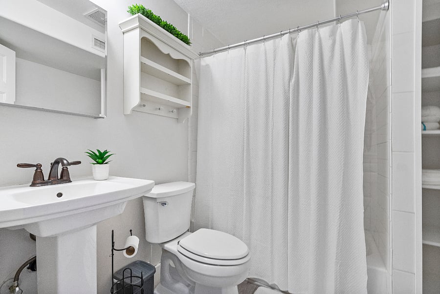 Basement: Full Bath