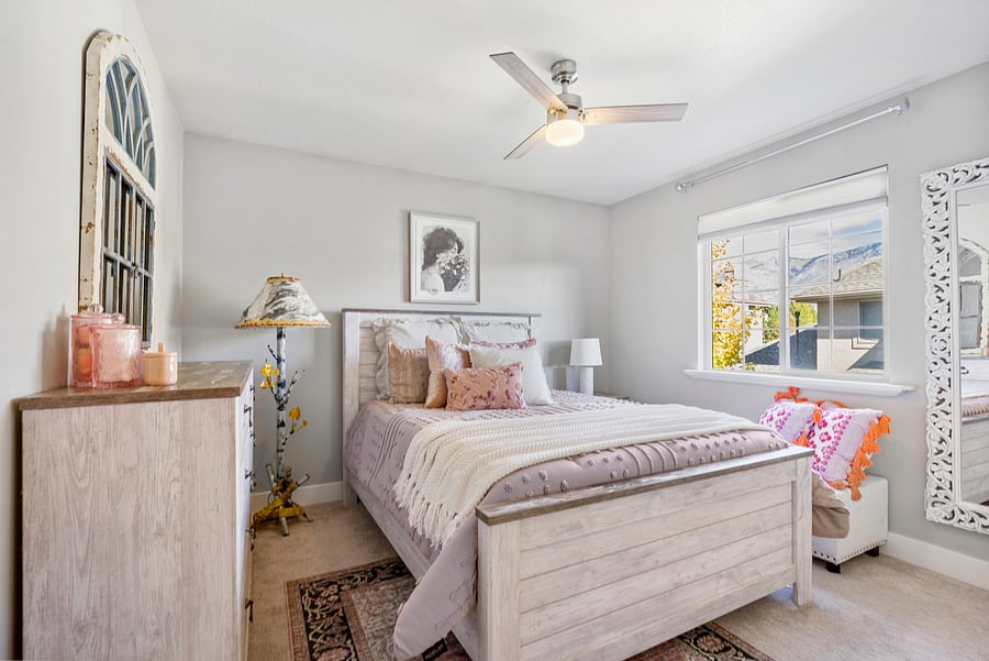 Bed 3 Upstairs: Boho Room