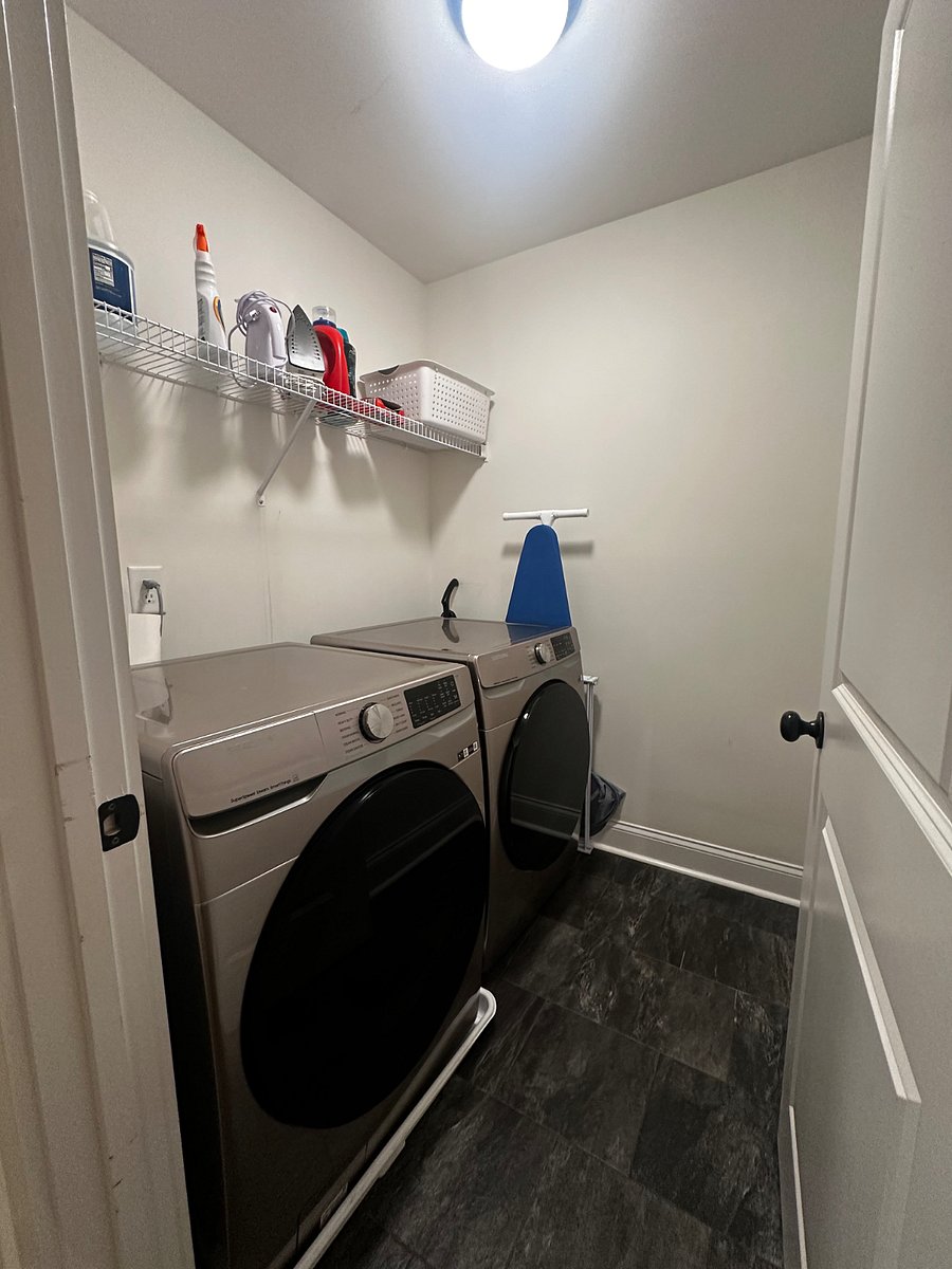Laundry room, 2nd floor