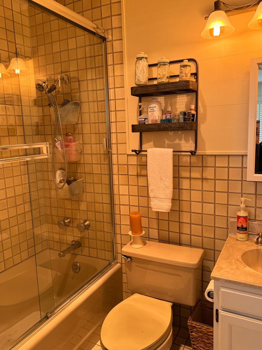 En-suite private bathroom