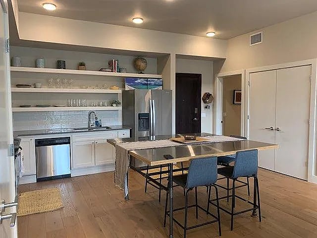 Furnished Finder property 779901_1 photo 3