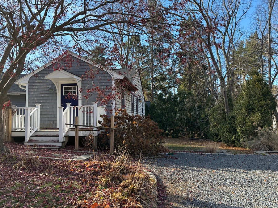 Private driveway and entrace