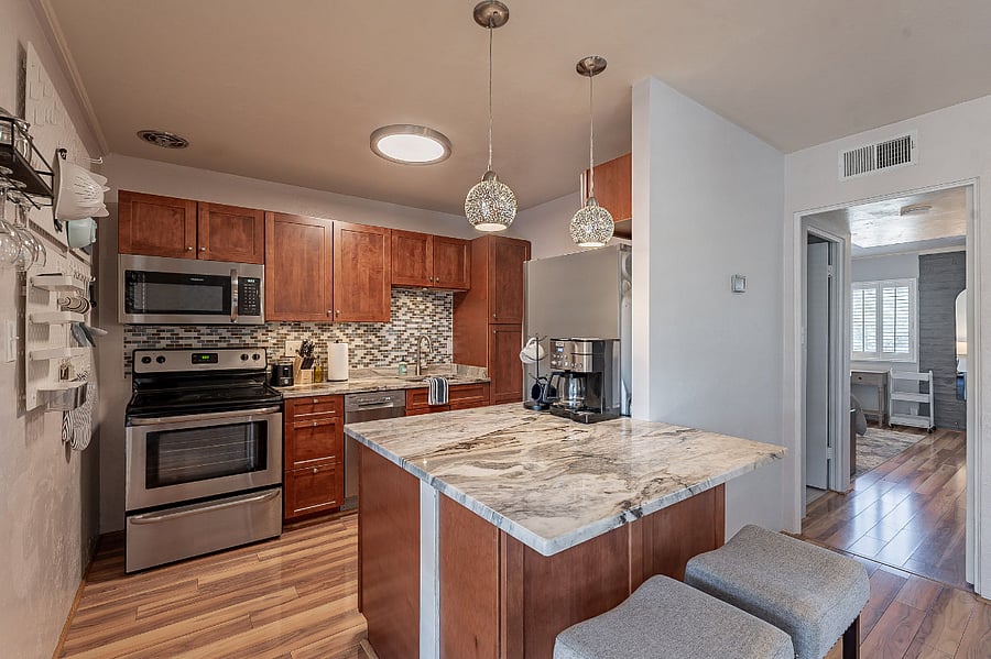 Full kitchen with many amenities.