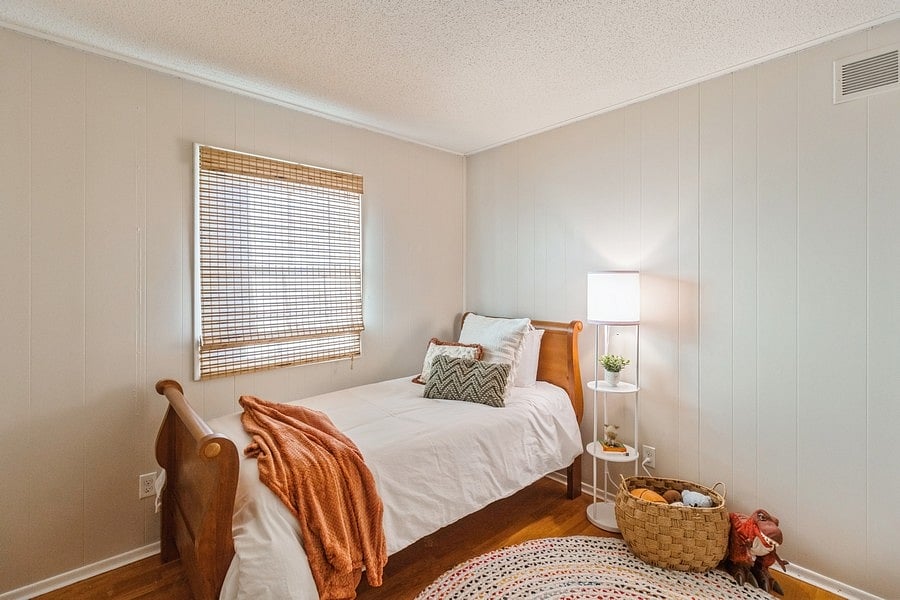 Kids room, twin bed