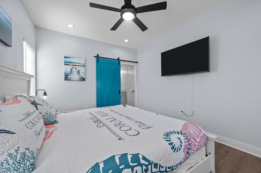 Each Bedroom has a Smart TV