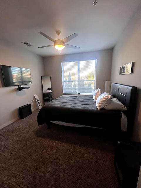 1 Bed, 1 air mattress