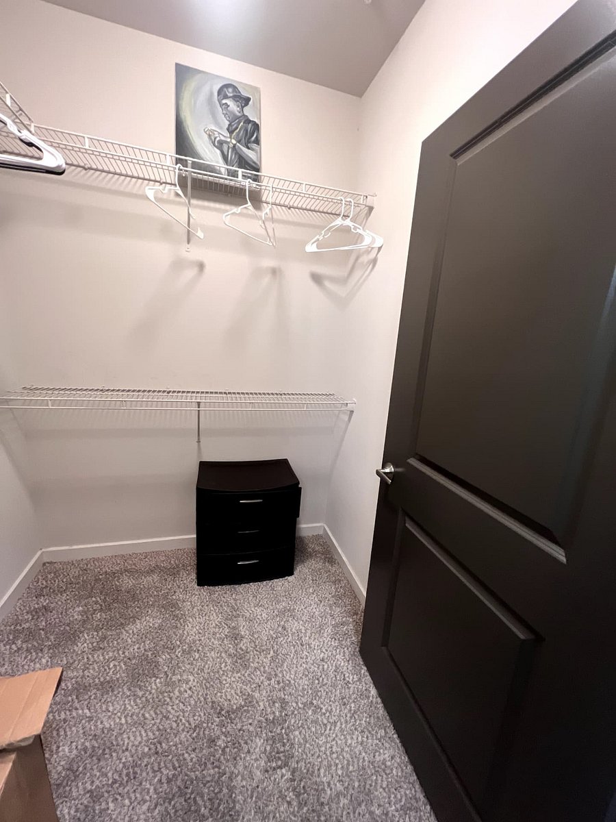 Walk-in closet