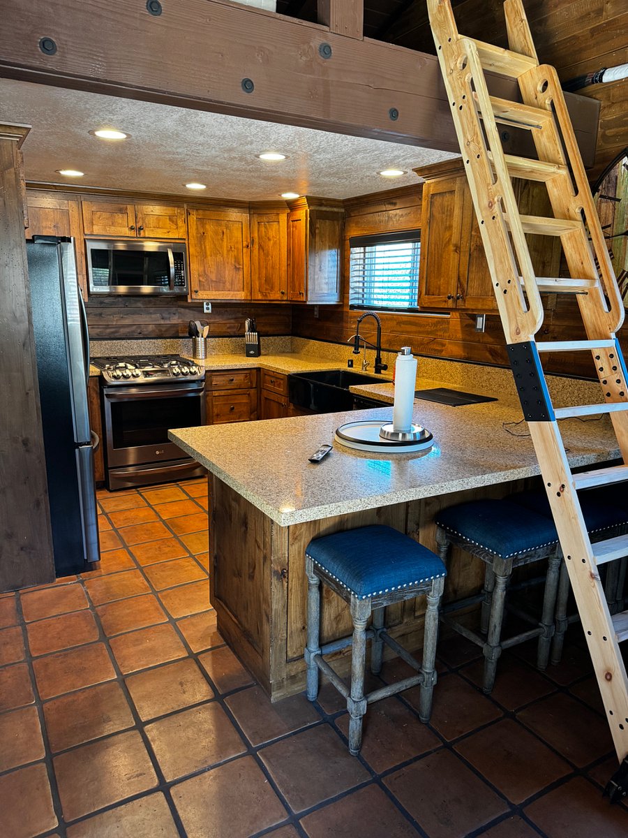 Fully stocked kitchen. 