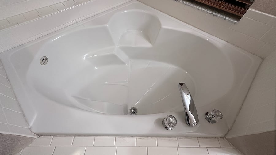 Large soaking tub.