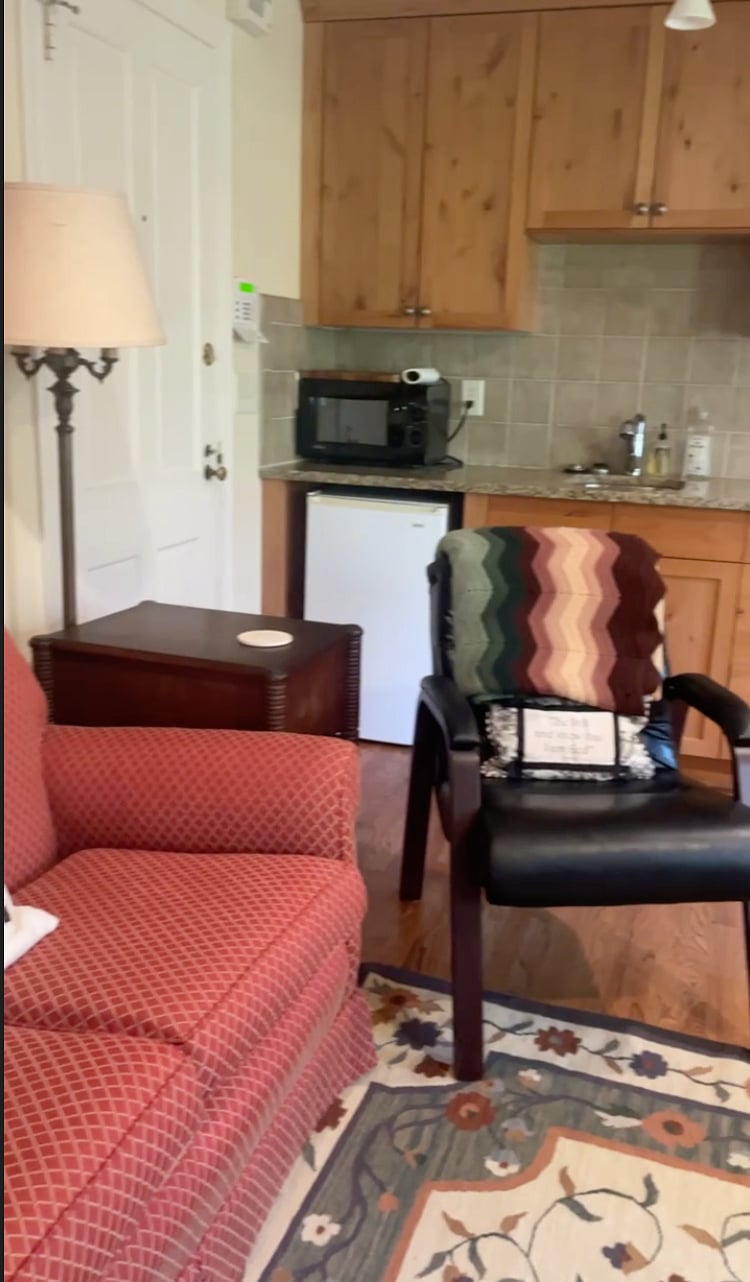 Living area facing kitchenette
