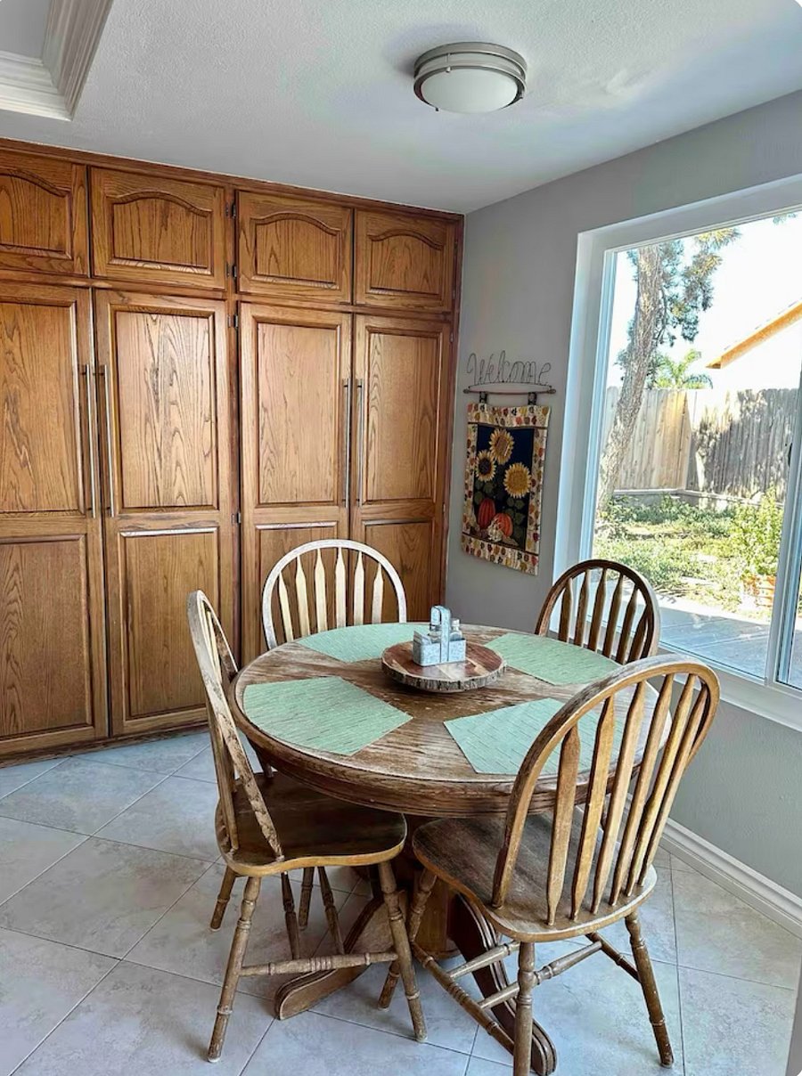 Breakfast area