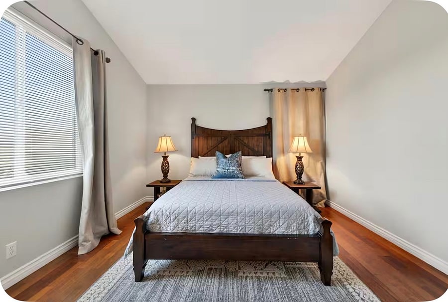 Master bedroom 