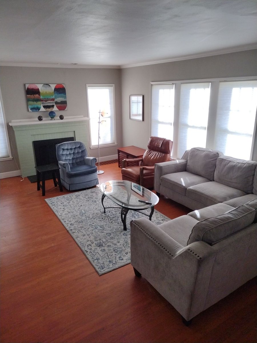 Living Room faces West