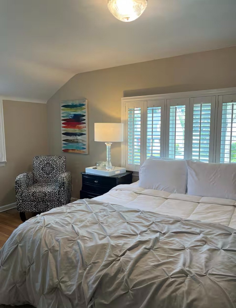 Main bedroom.