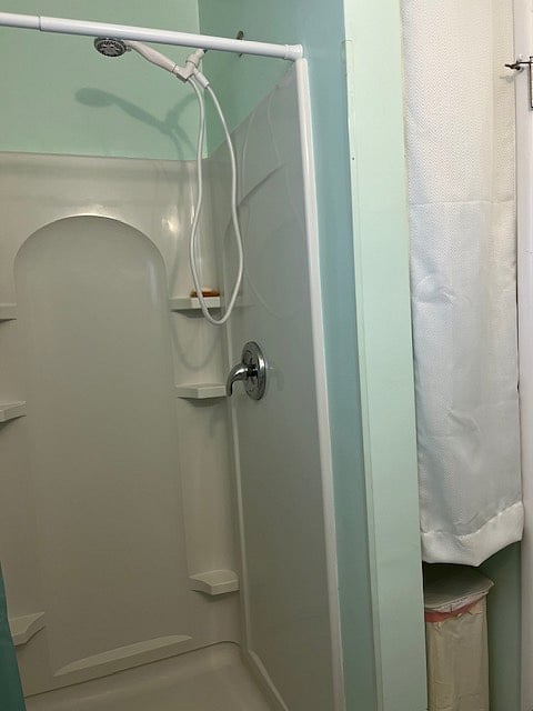 renter private bathroom/shower only and toilet with bidet.
provide bath/toilet tissue, cleaning supplies and paper towel, dove shampoo/conditioner and dove bar soap.
