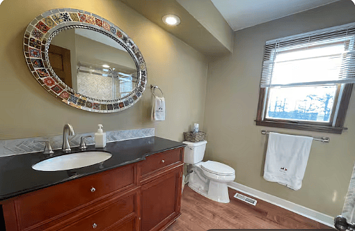 Second floor full bathroom.