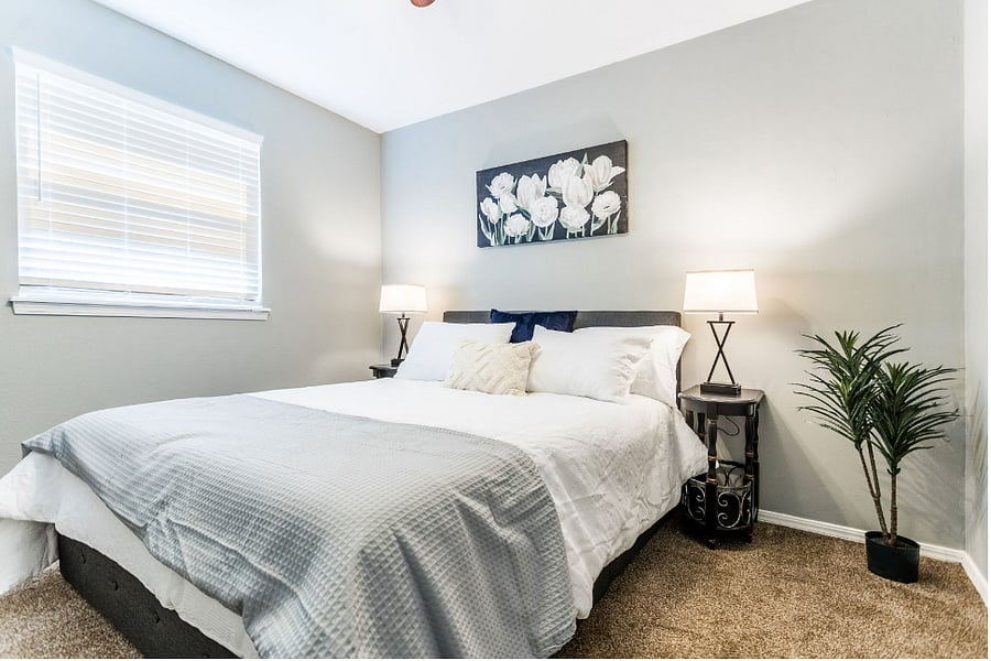 queen bed, bedroom #2