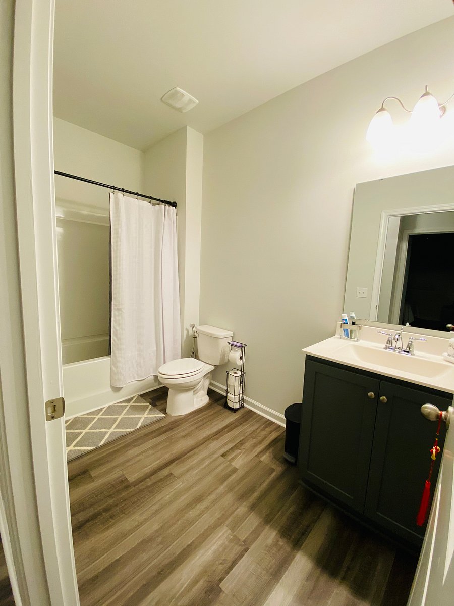 SHARED BATHROOM FOR TWO PERSON