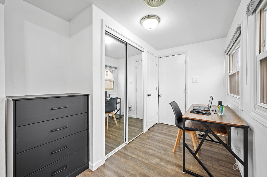 Room #2 with desk