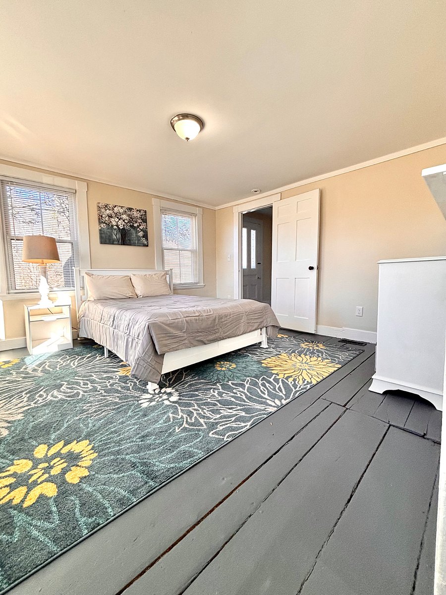 Smaller Bedroom