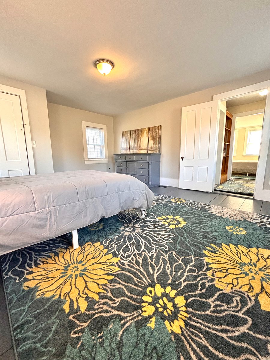 Large bedroom