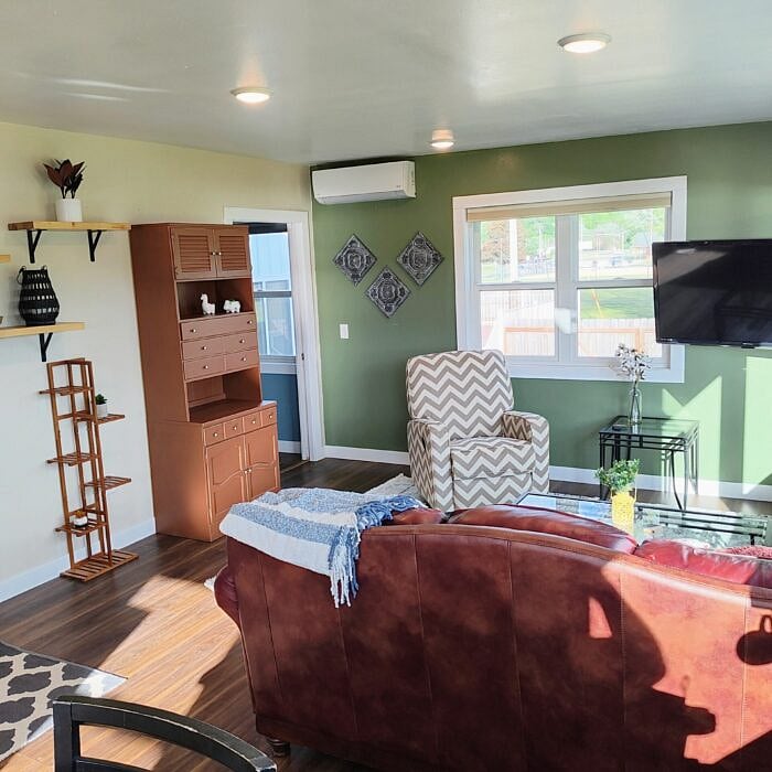 Living area - view II