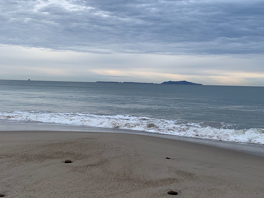 The beach is less than 5 minute walk from the property with often times spectacular views of Anacapa and Santa Crus Islands.
