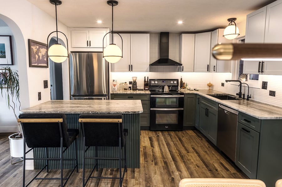 Newly-renovated kitchen with all appliances.