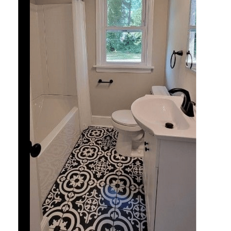 Shared bathroom, secondary bathroom/office