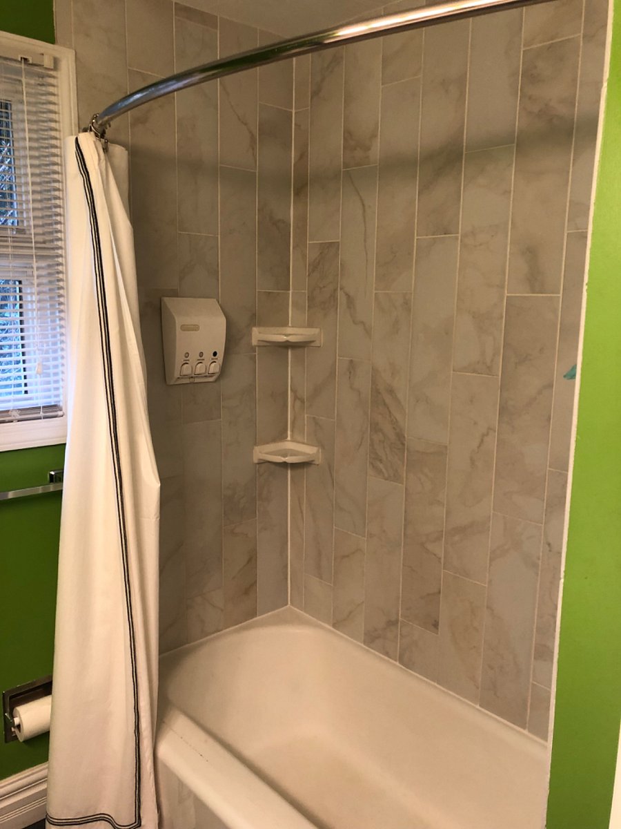 Shower/tub
