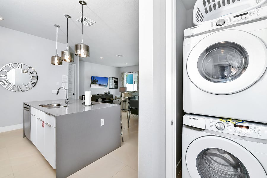 Washer/ Dryer includedM