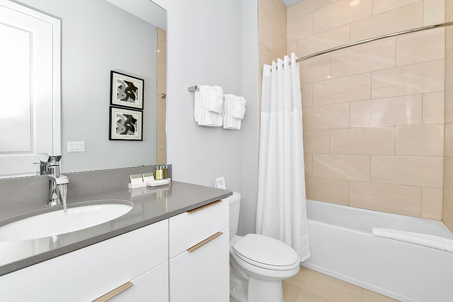Bedroom 2: Attached Bathroom