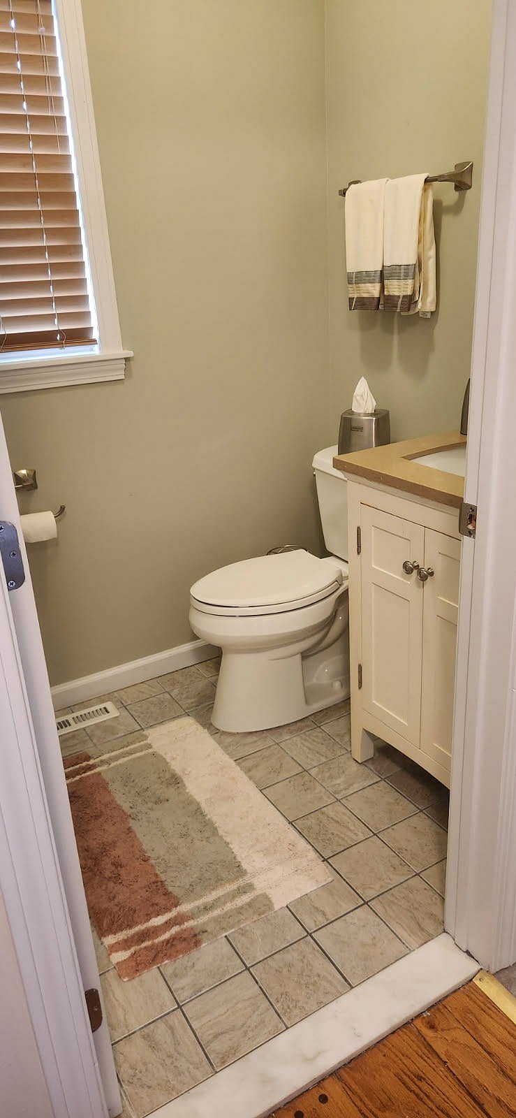 1/2 bathroom