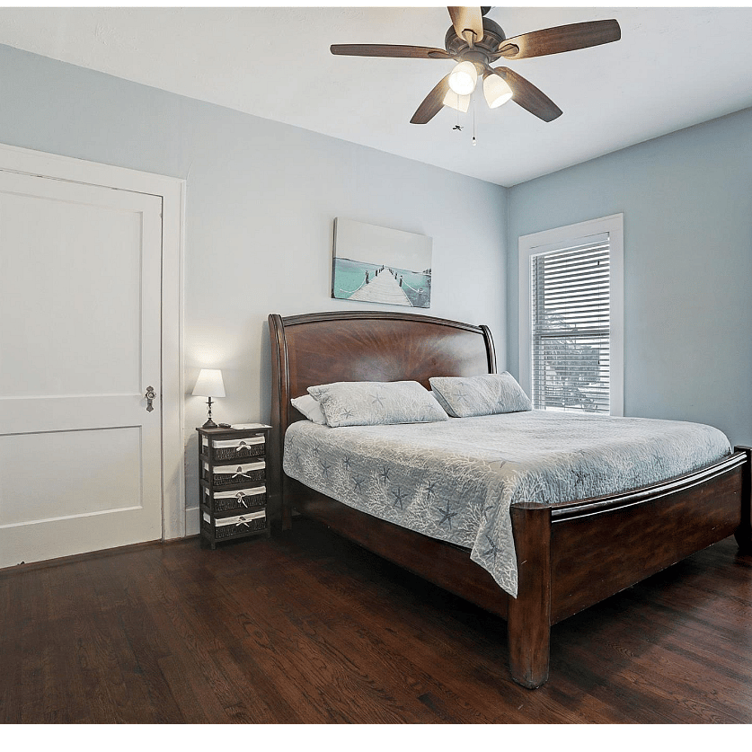 King-size bed in Primary Suite