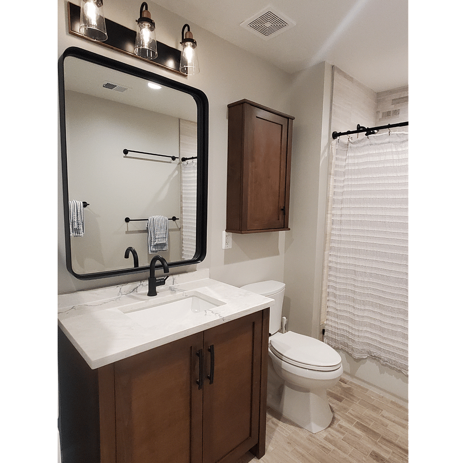 Spacious bathroom with modern finishes