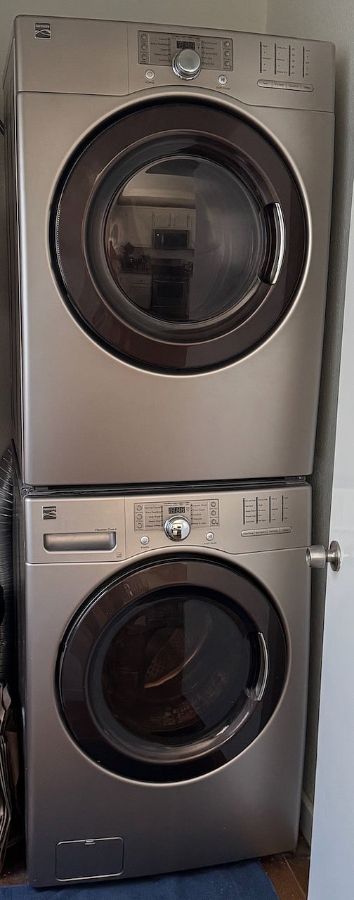 In unit washer and dryer.
Accessible just off the kitchen area.