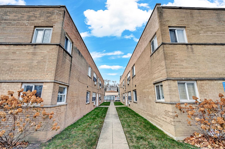 Walkway to unit
